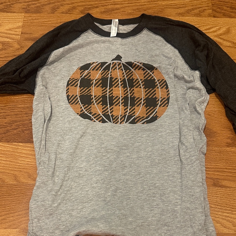 Women’s Plaid Pumpkin Raglan Shirt - Gray and Black